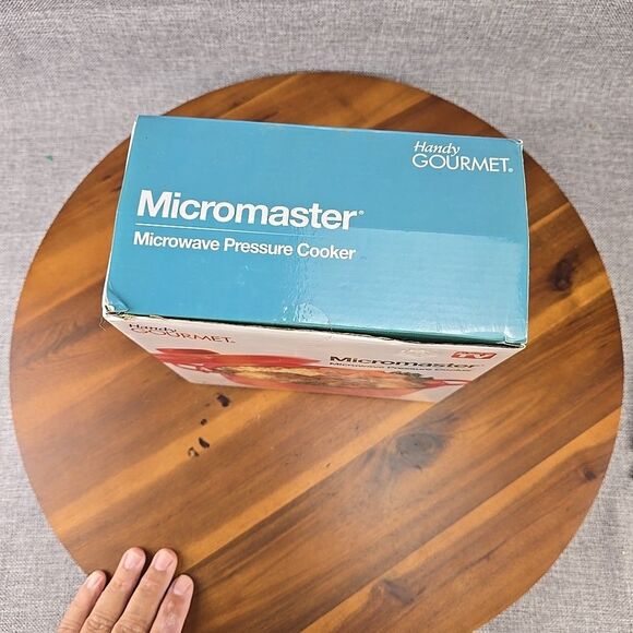 NEW Handy gourmet micro-master POP Microwave Pressure Cooker Red - Picture 9 of 10